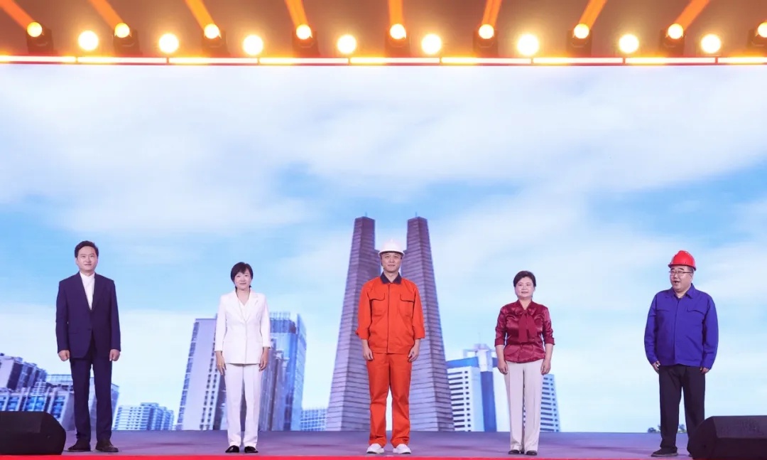 《向祖国告白》