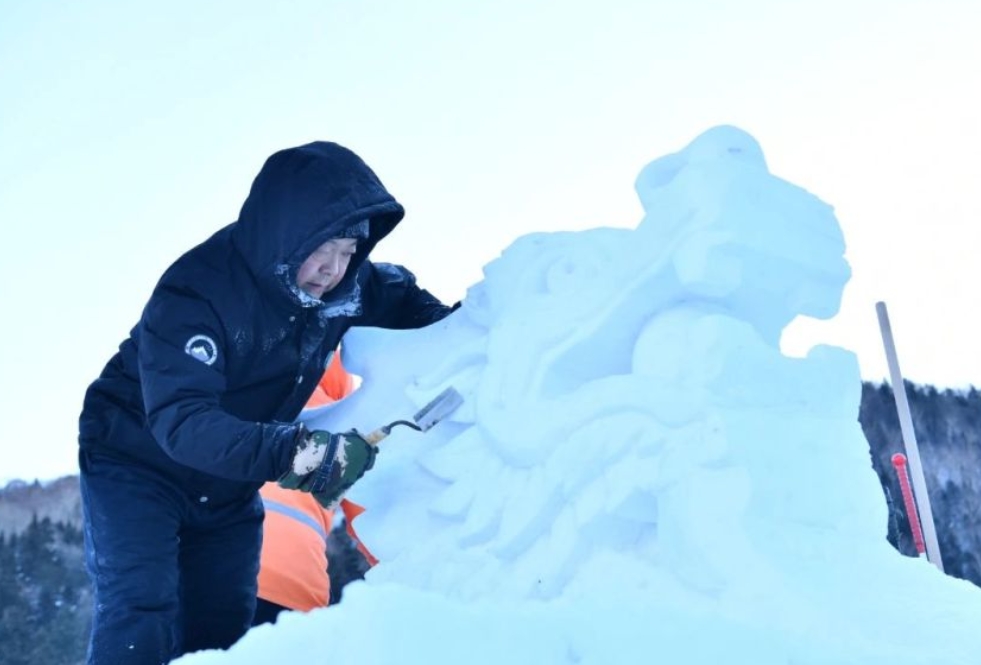“龍江森工·中國雪鄉杯”雪雕創意比賽助推冰雪熱
